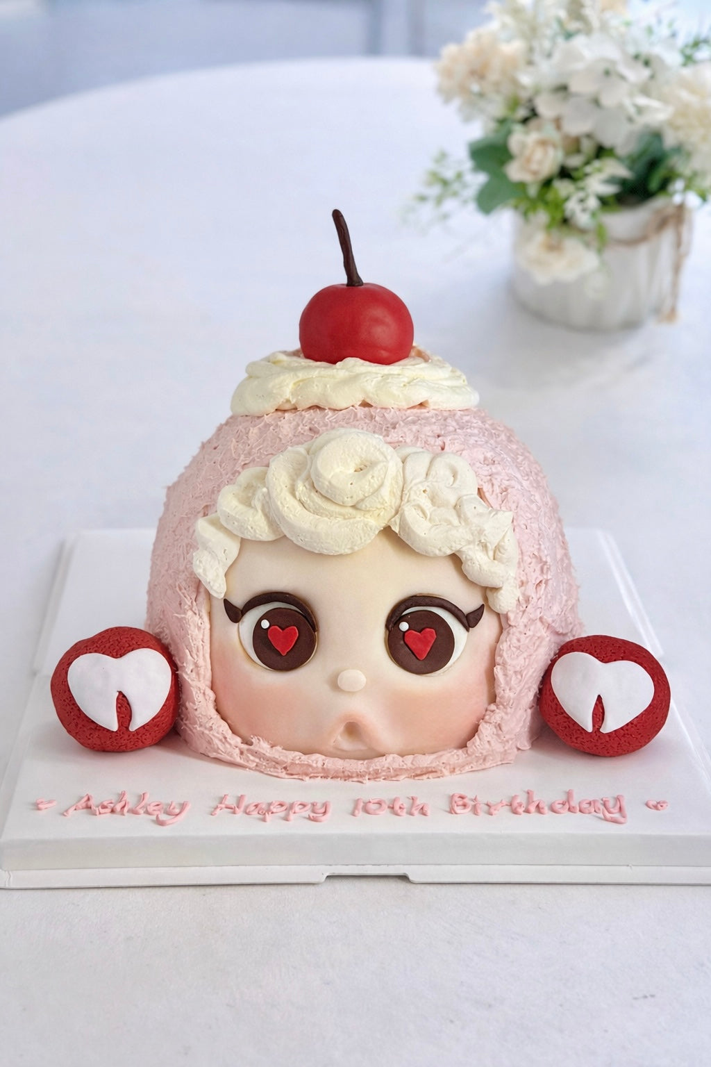 Designer Cake 主题定制蛋糕，Please call staff to order联系客服询价