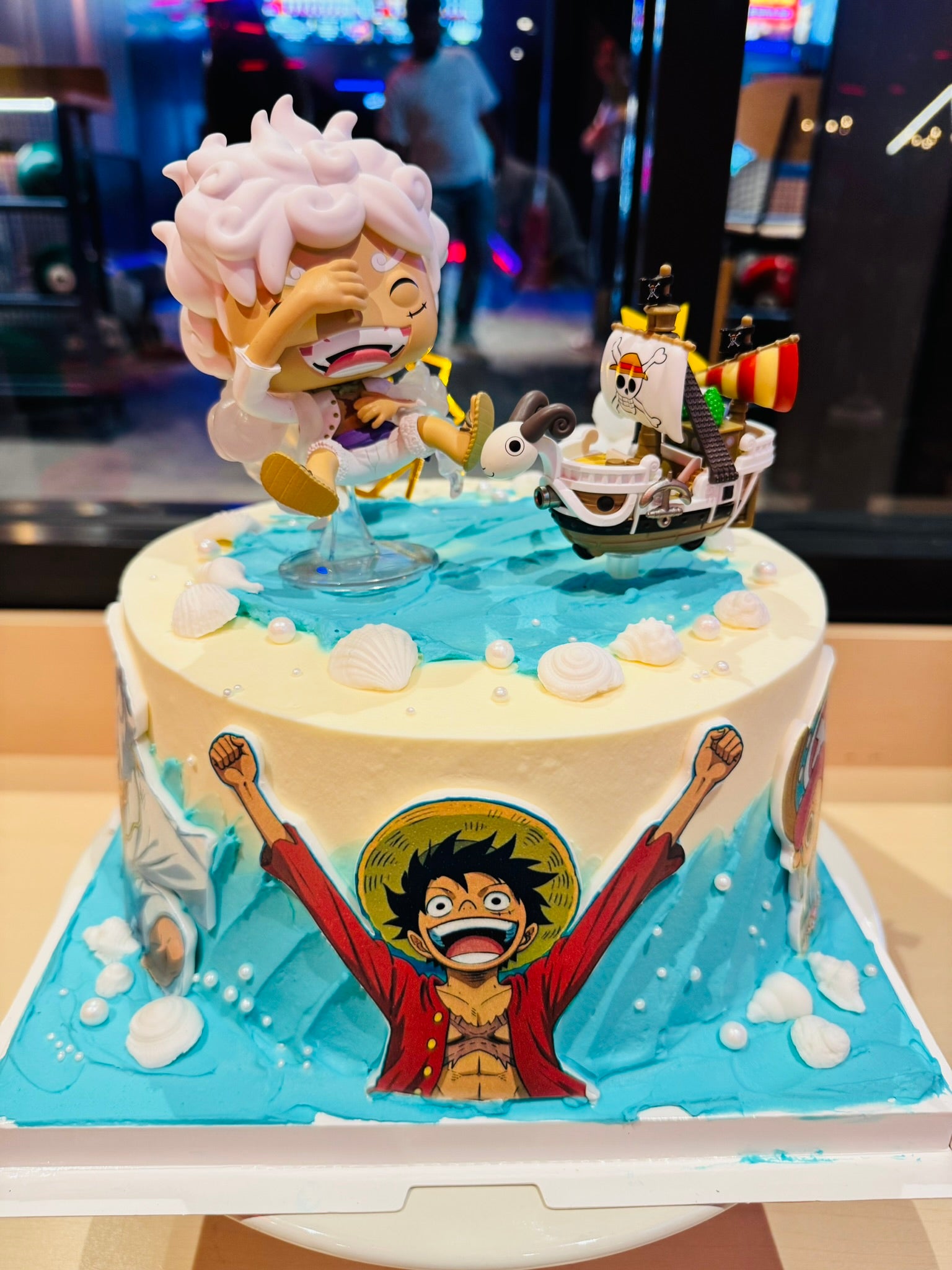 Designer Cake 主题定制蛋糕，Please call staff to order联系客服询价