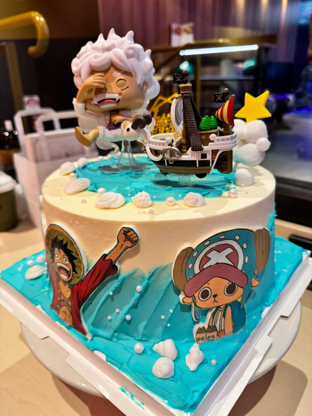 Designer Cake 主题定制蛋糕，Please call staff to order联系客服询价