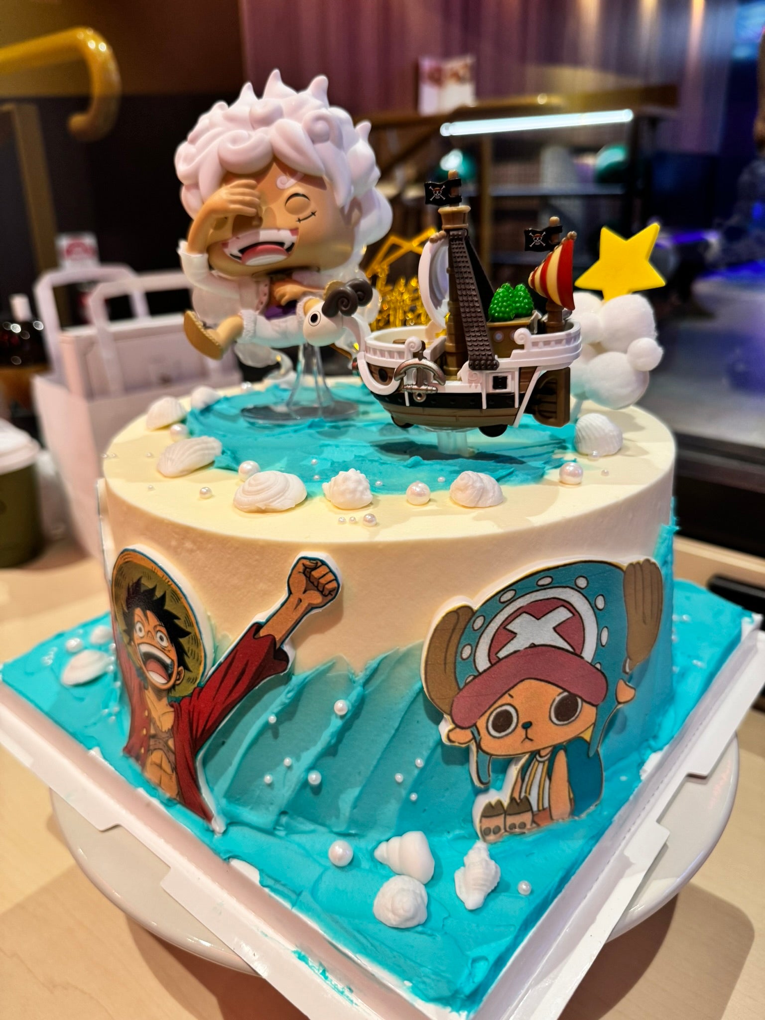 Designer Cake 主题定制蛋糕，Please call staff to order联系客服询价