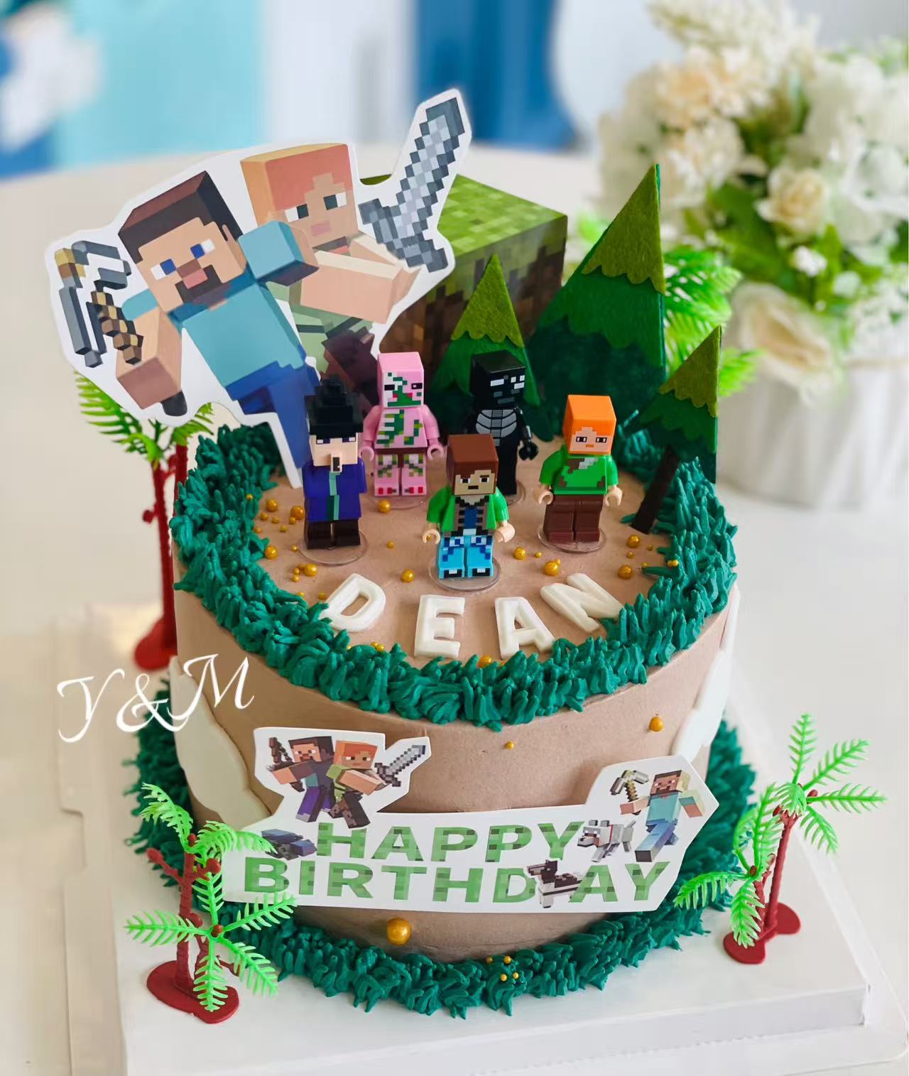 Designer Cake 主题定制蛋糕，Please call staff to order联系客服询价