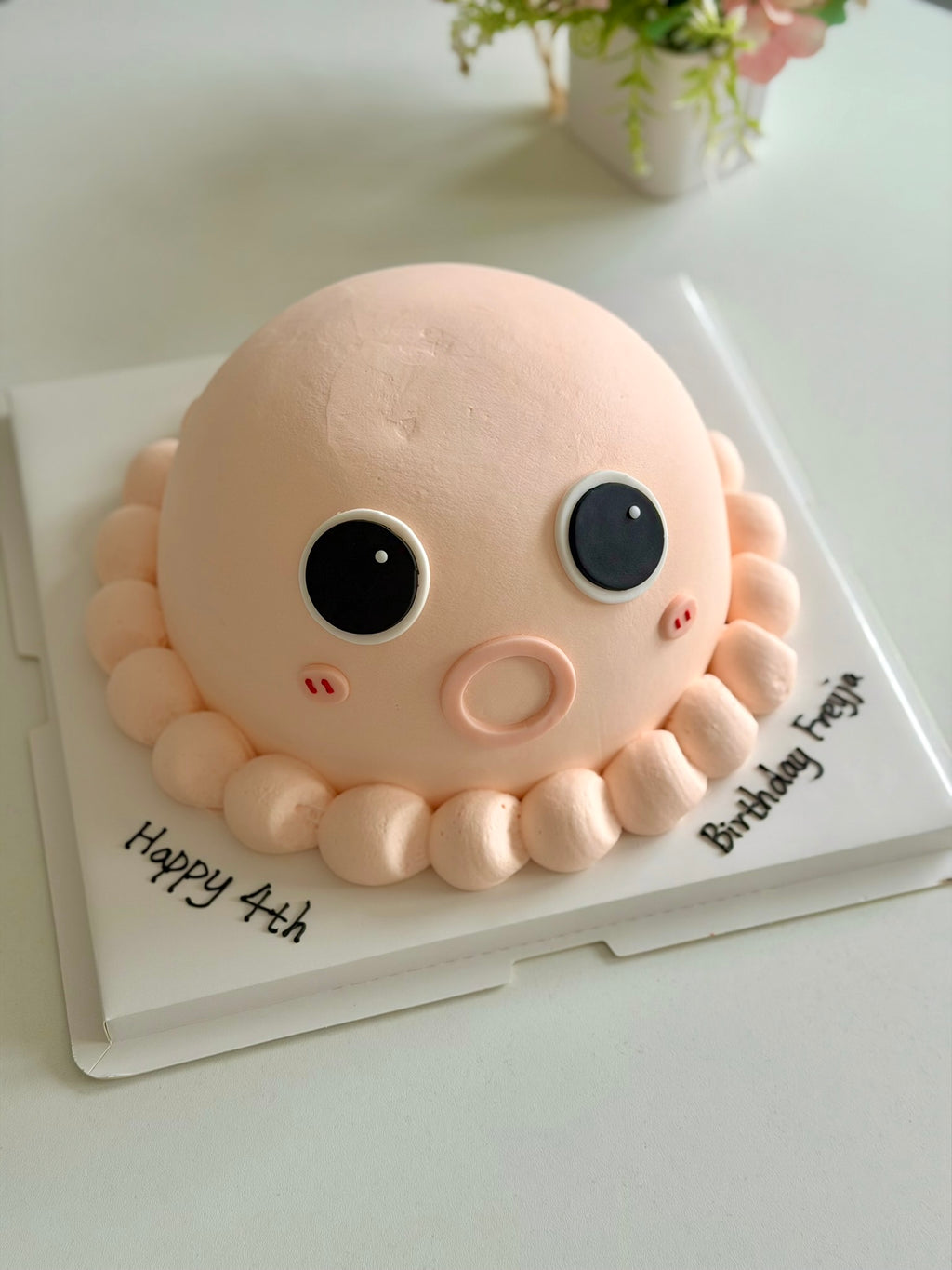 Designer Cake 主题定制蛋糕，Please call staff to order联系客服询价