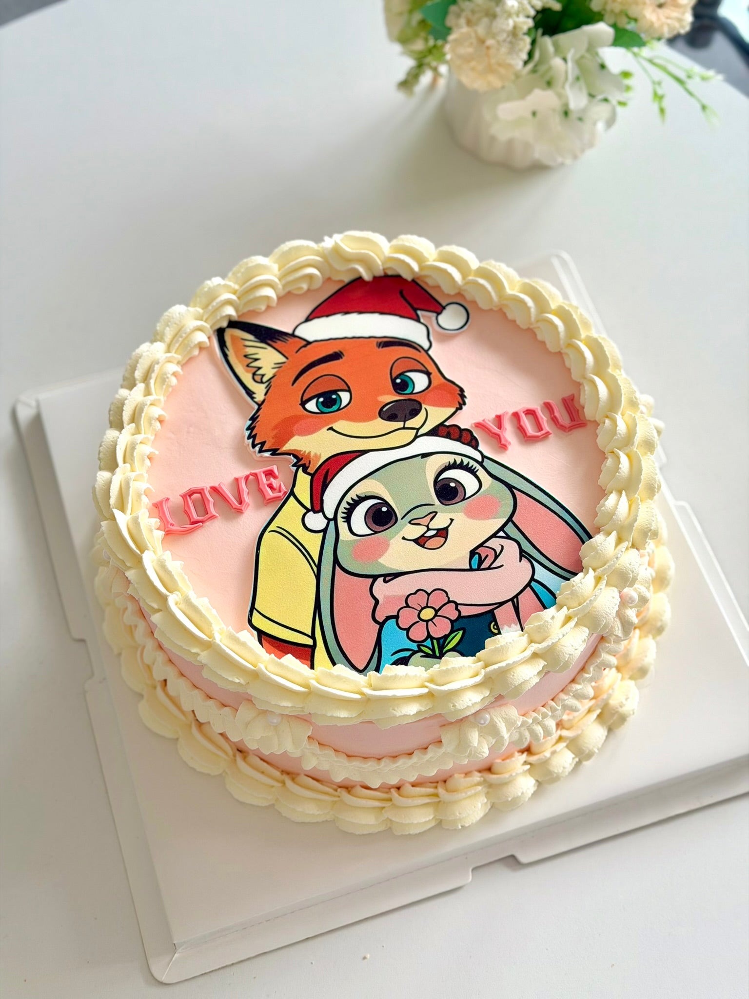 Designer Cake 主题定制蛋糕，Please call staff to order联系客服询价
