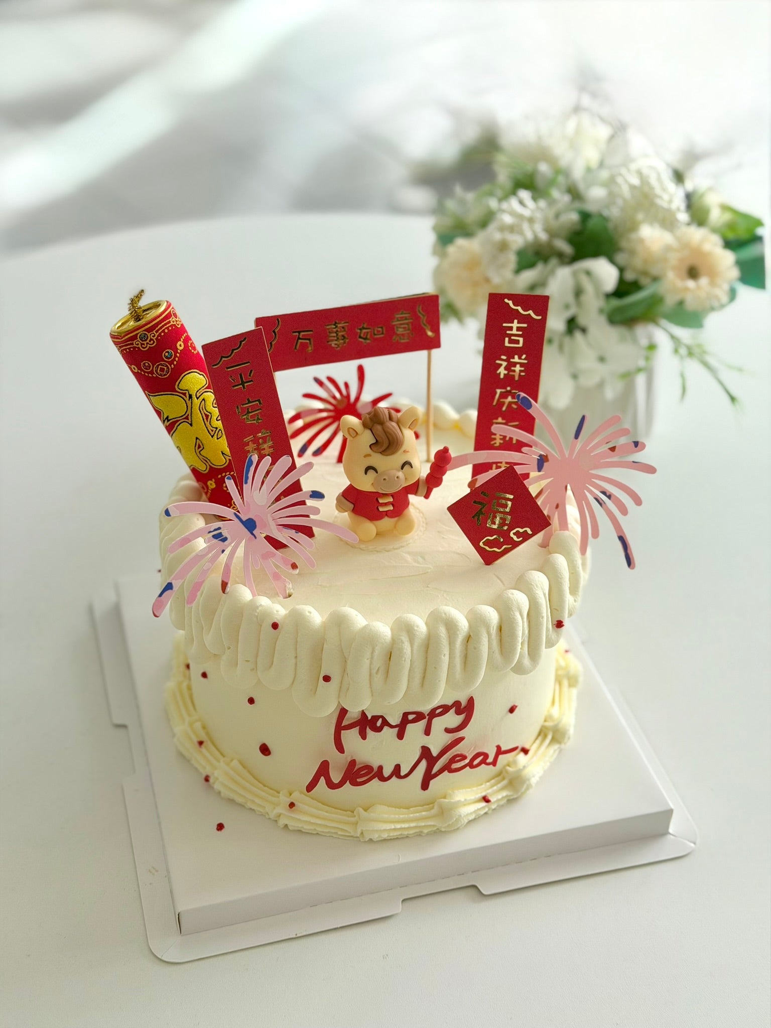 Designer Cake 主题定制蛋糕，Please call staff to order联系客服询价
