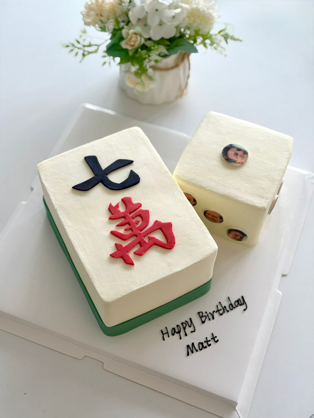 Designer Cake 主题定制蛋糕，Please call staff to order联系客服询价