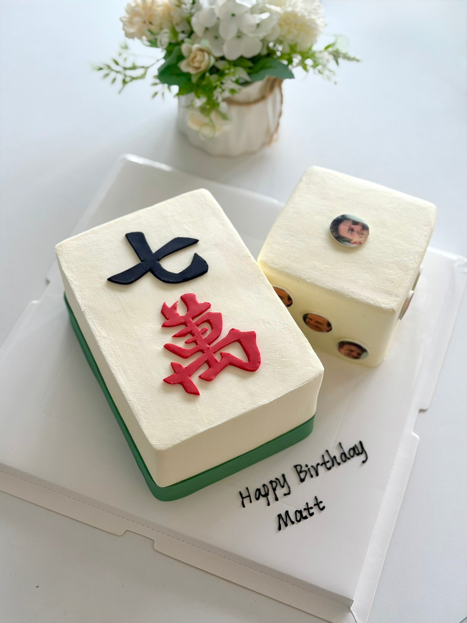 Designer Cake 主题定制蛋糕，Please call staff to order联系客服询价