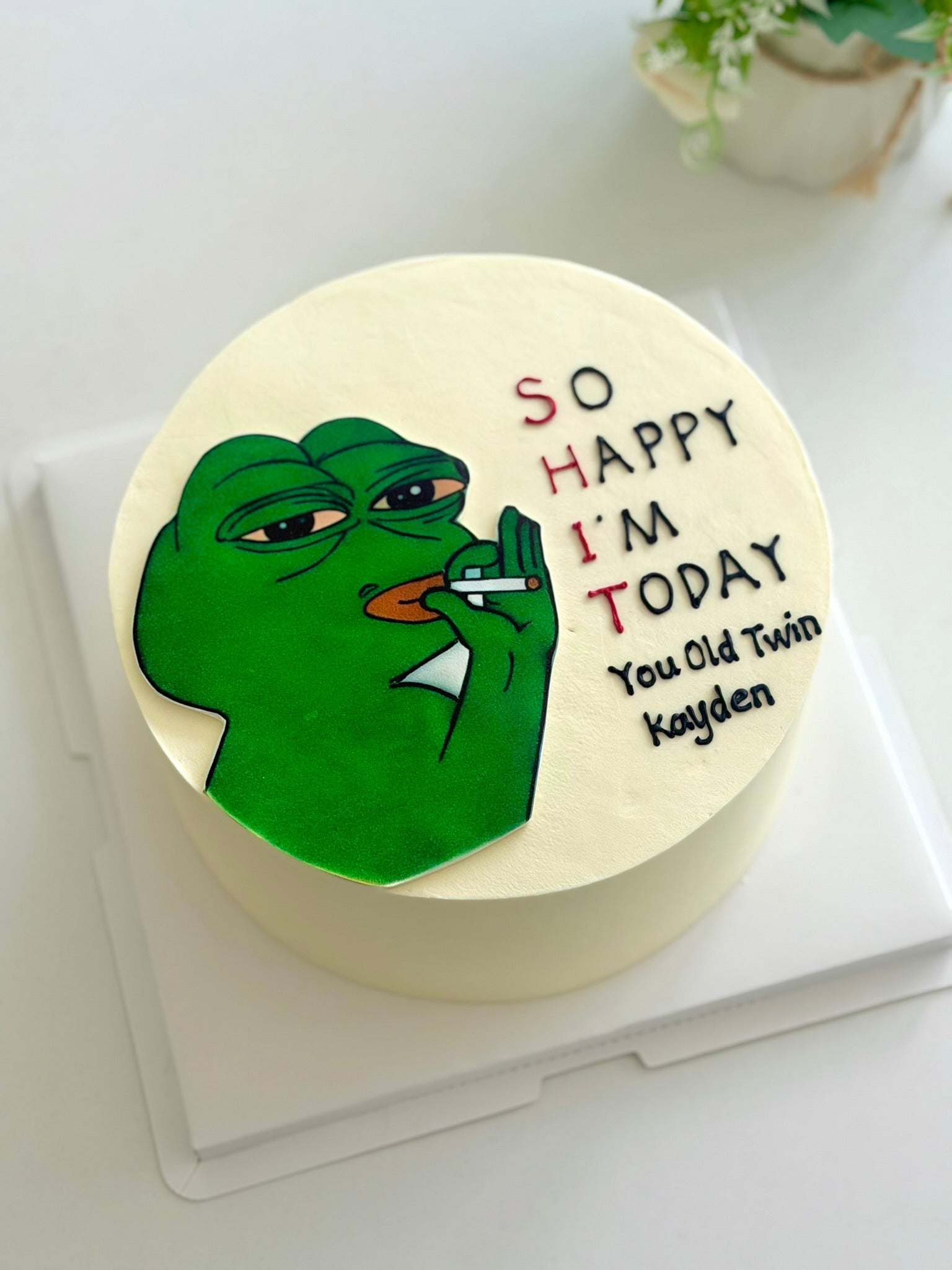 Designer Cake 主题定制蛋糕，Please call staff to order联系客服询价