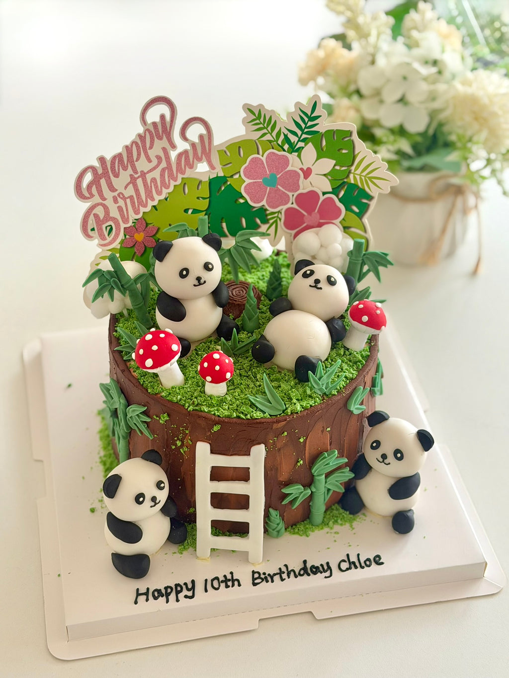 Designer Cake 主题定制蛋糕，Please call staff to order联系客服询价