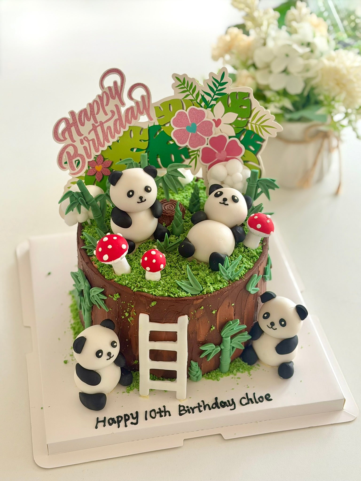 Designer Cake 主题定制蛋糕，Please call staff to order联系客服询价