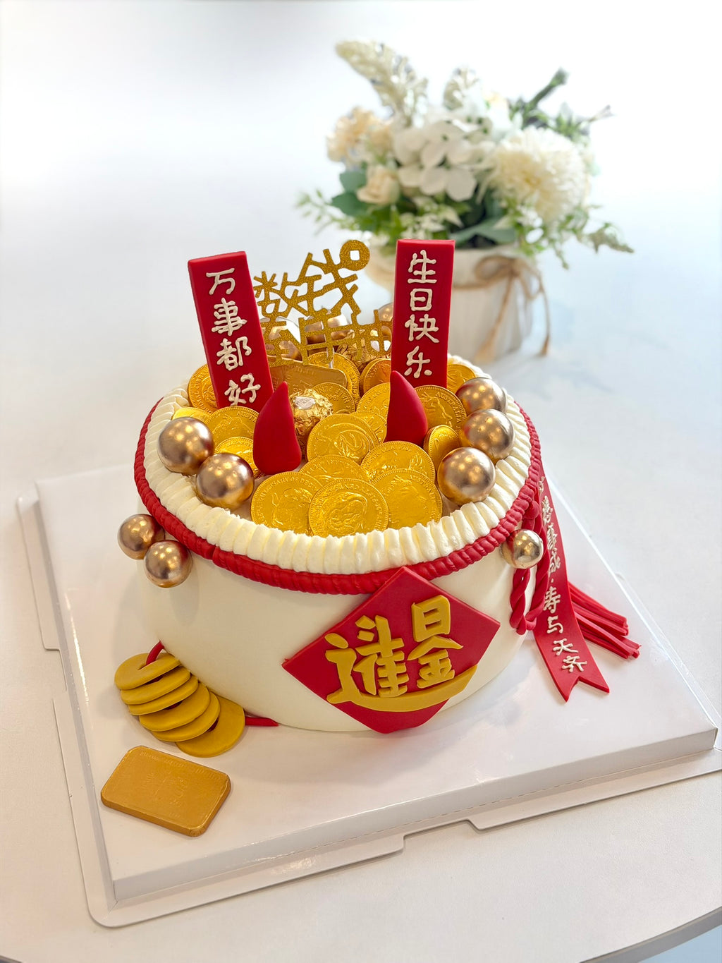 Designer Cake 主题定制蛋糕，Please call staff to order联系客服询价