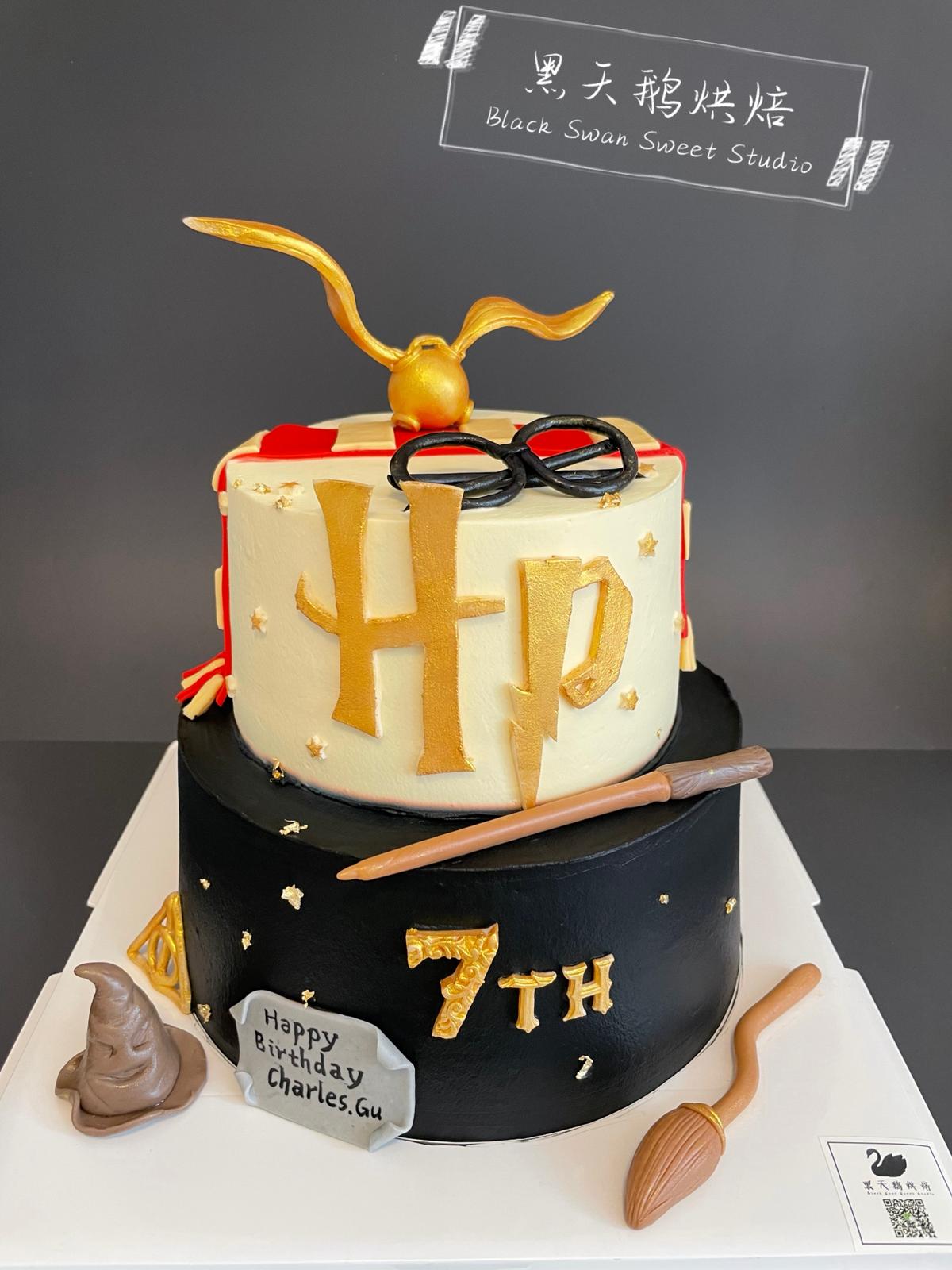 Designer Cake 主题定制蛋糕，Please call staff to order联系客服询价