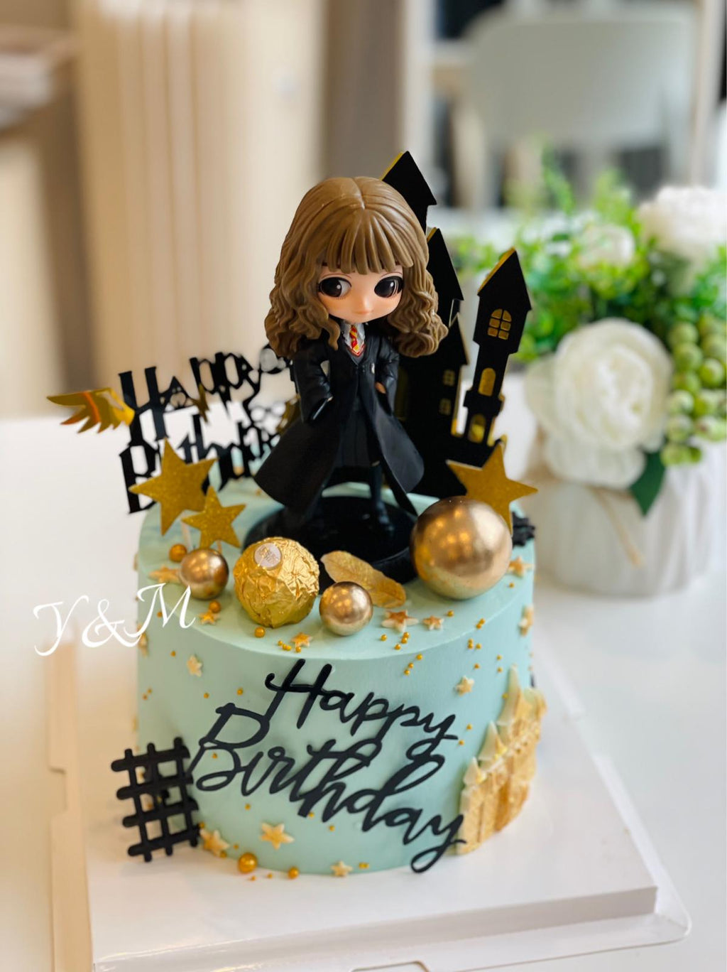 Designer Cake 主题定制蛋糕，Please call staff to order联系客服询价