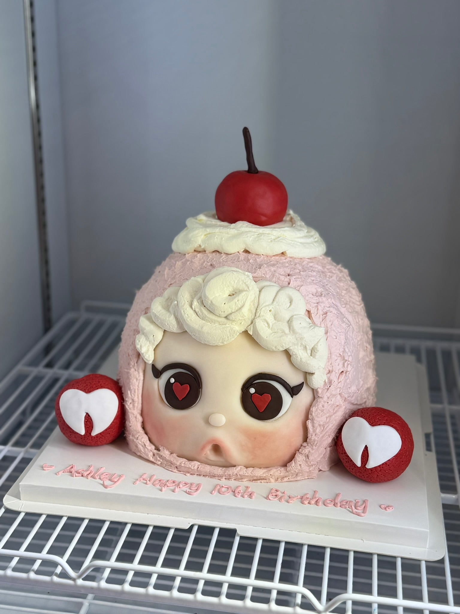 Designer Cake 主题定制蛋糕，Please call staff to order联系客服询价