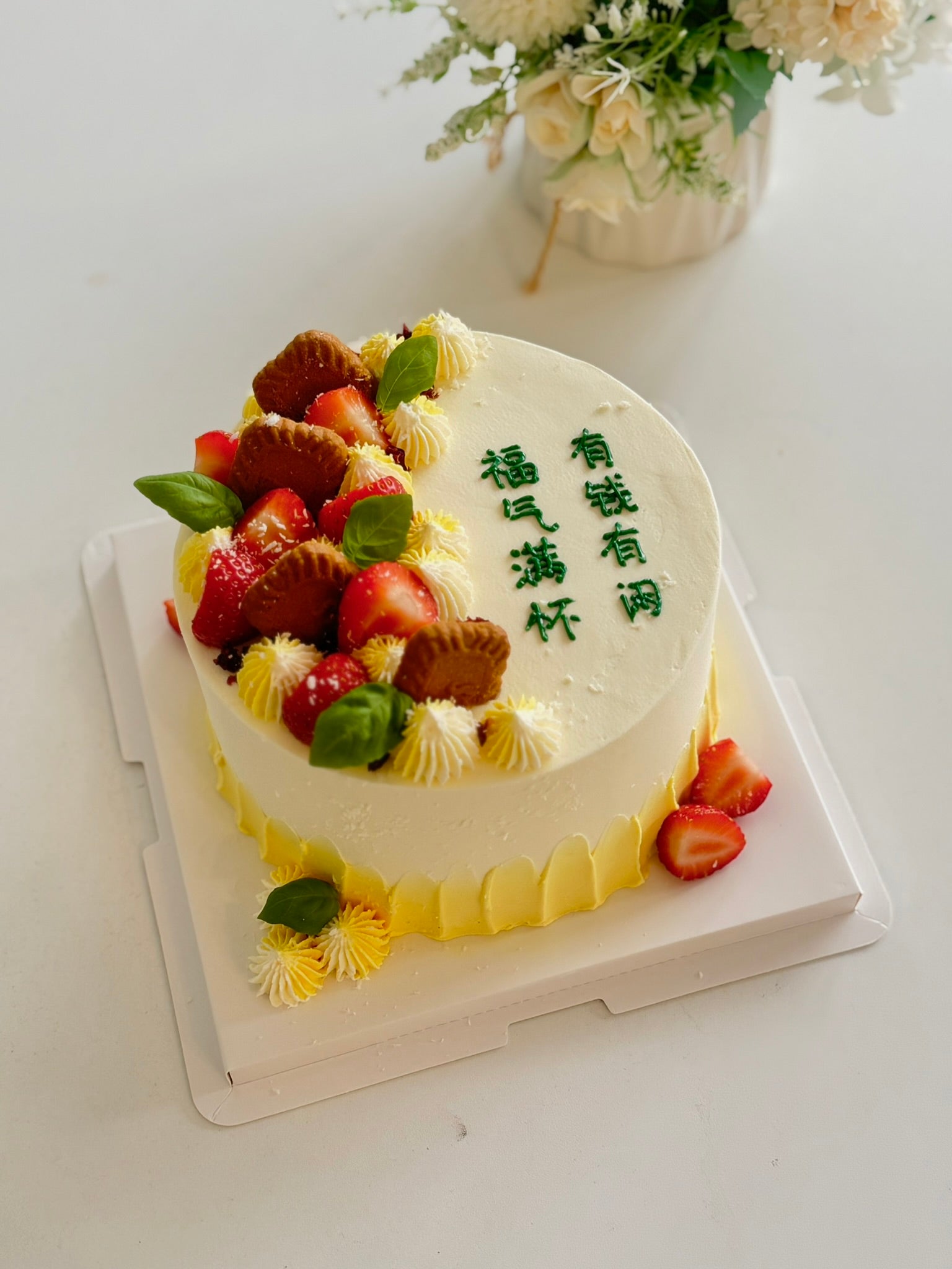 Designer Cake 主题定制蛋糕，Please call staff to order联系客服询价