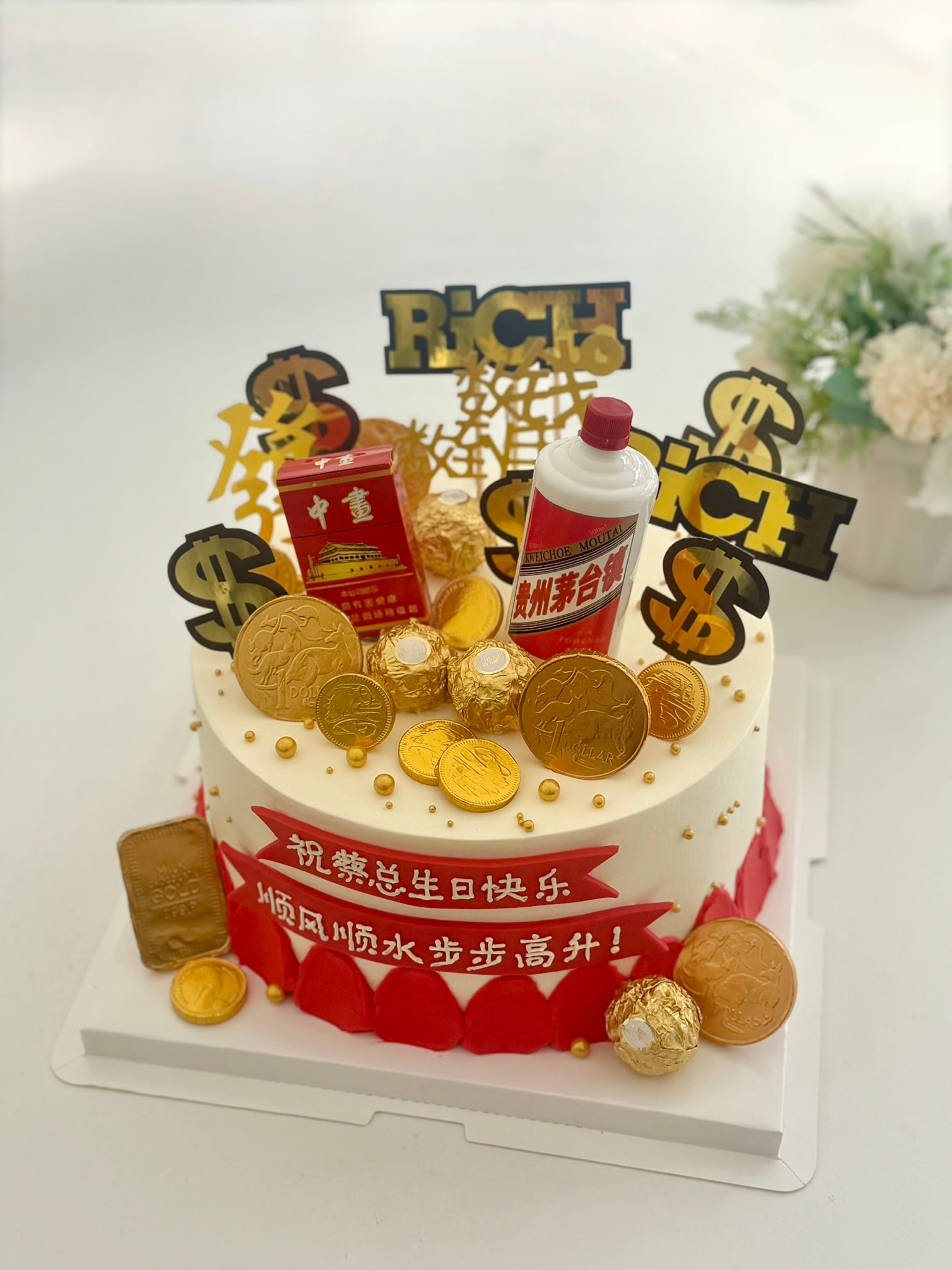 Designer Cake 主题定制蛋糕，Please call staff to order联系客服询价