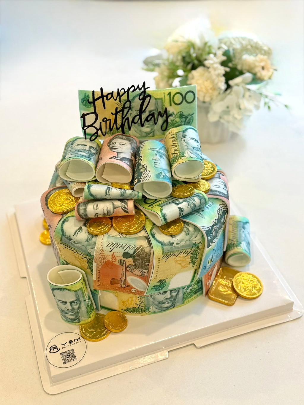 Designer Cake 主题定制蛋糕，Please call staff to order联系客服询价