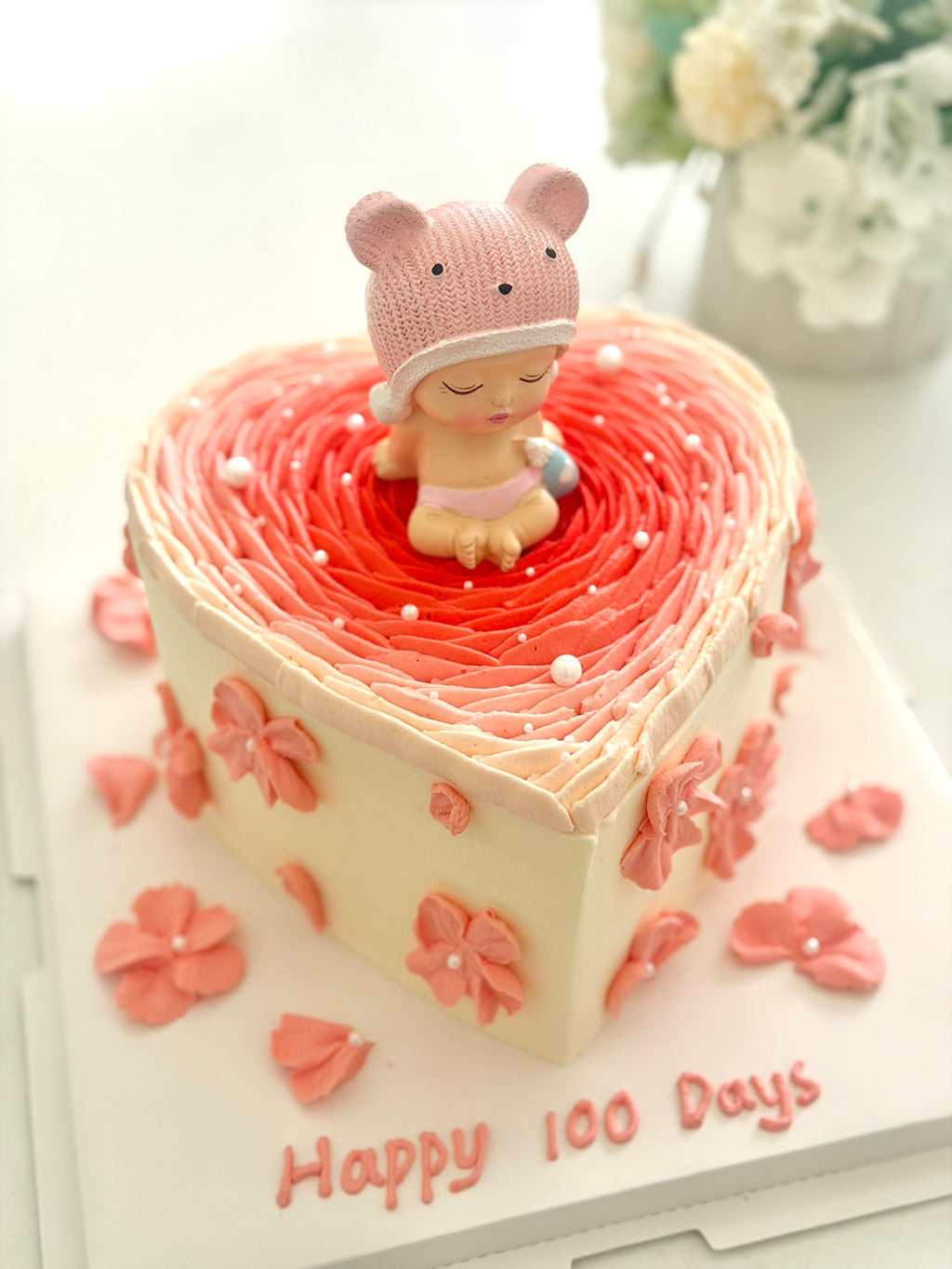 Designer Cake 主题定制蛋糕，Please call staff to order联系客服询价