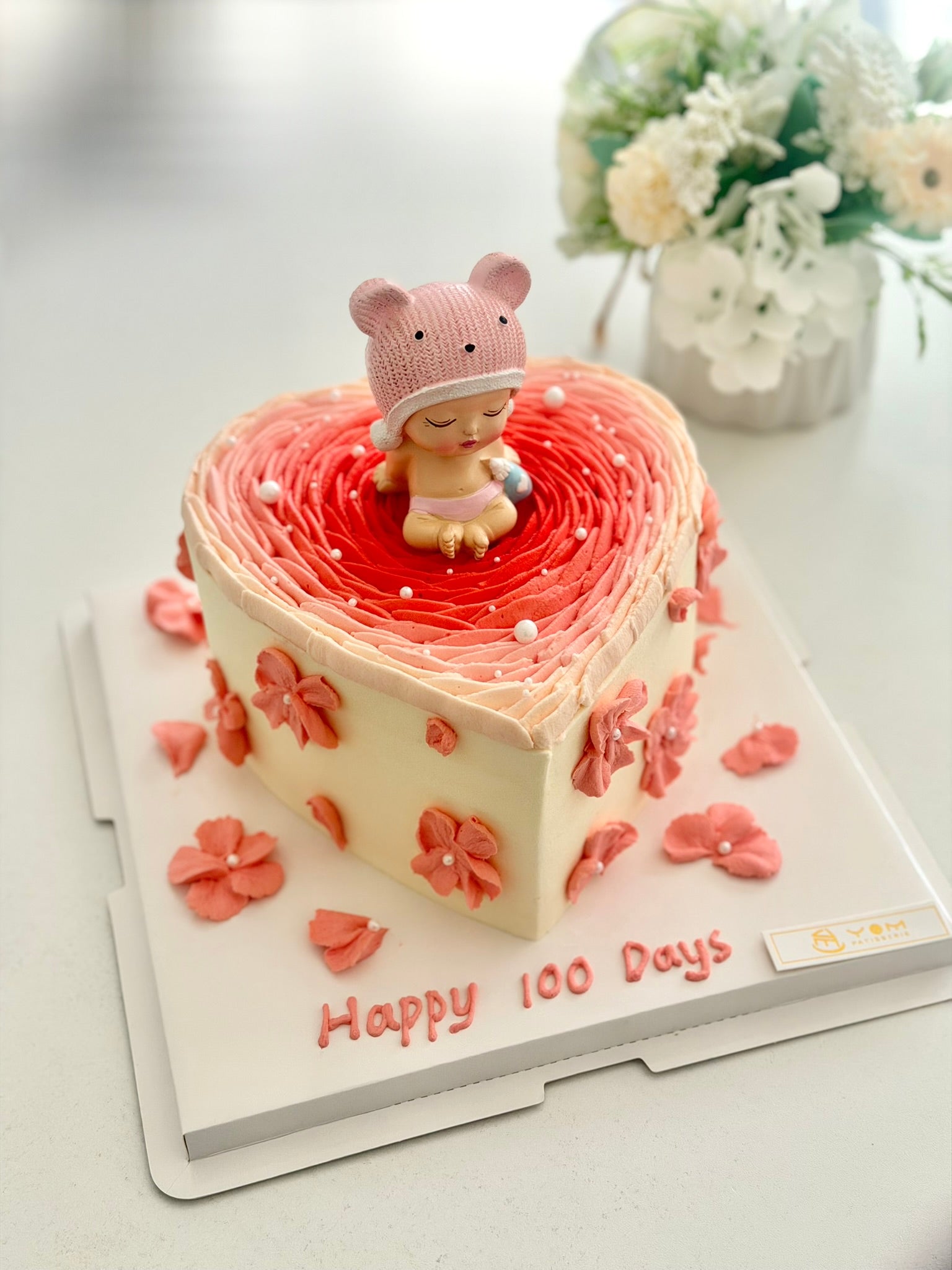Designer Cake 主题定制蛋糕，Please call staff to order联系客服询价