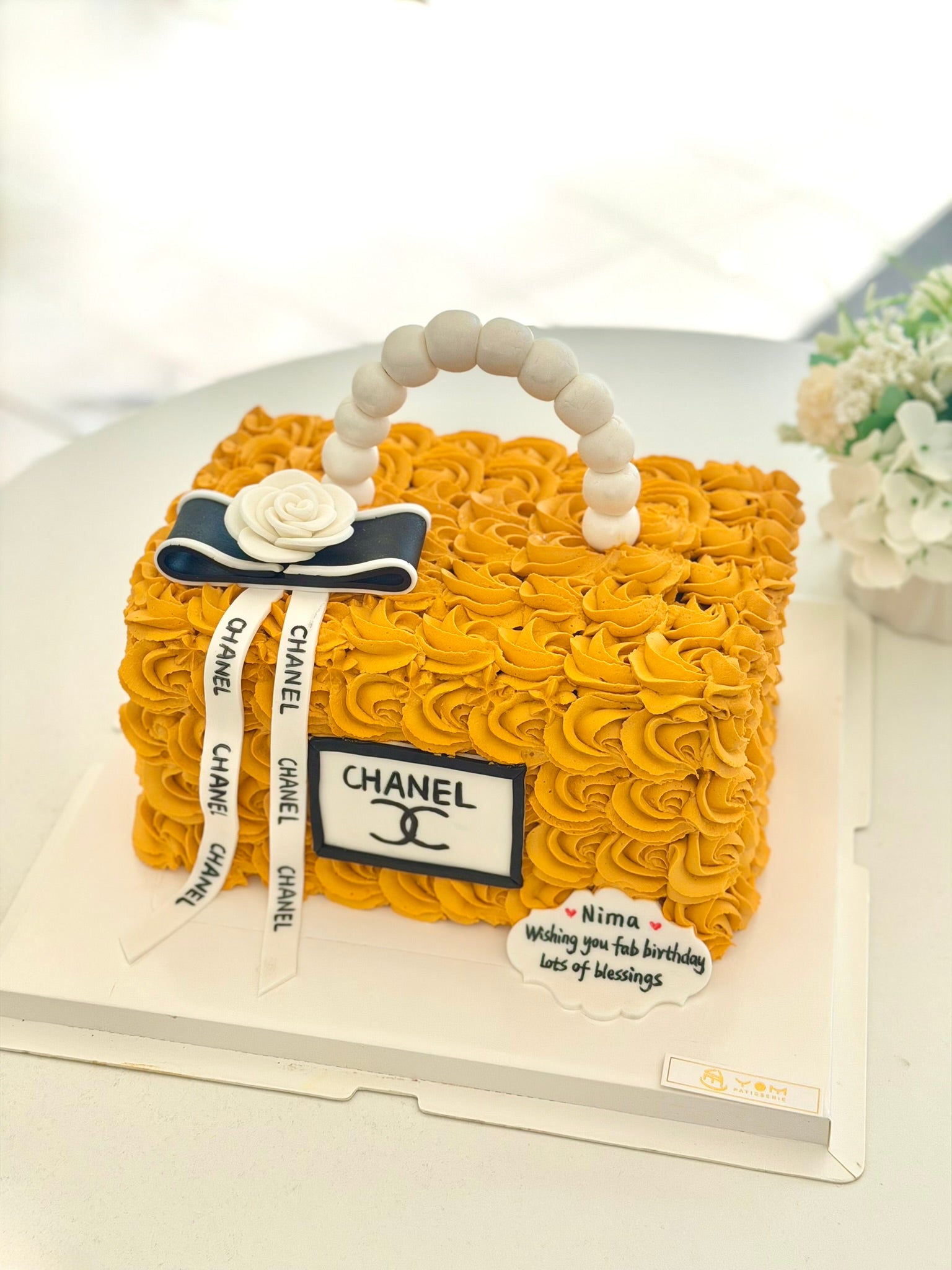 Designer Cake 主题定制蛋糕，Please call staff to order联系客服询价